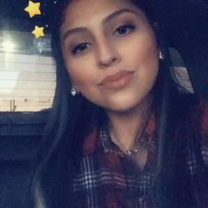 Meet your Posher, Desiree